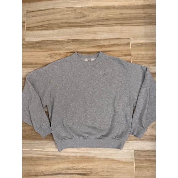 ALO Yoga Tops - Alo Yoga Accolade Crew Neck Pullover Sweatshirt Heather Grey Oversized Logo